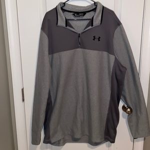 Men’s Under Armour fleece 1/4 zip pullover.